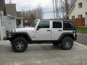 Jeep JK with 35" tires and 3 inches of lift