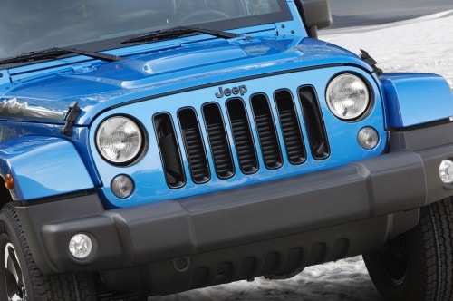 Jeep-Wrangler-Polar-Edition-front-grille