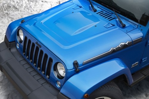 Jeep-Wrangler-Polar-Edition-hood